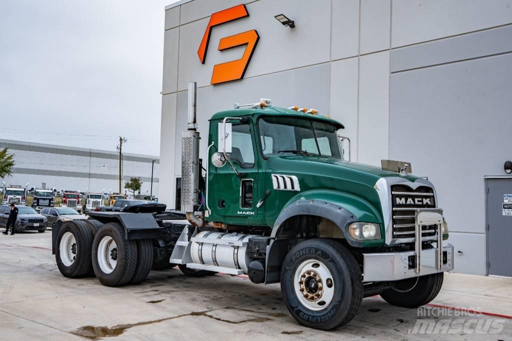 Mack Granite Тягачі