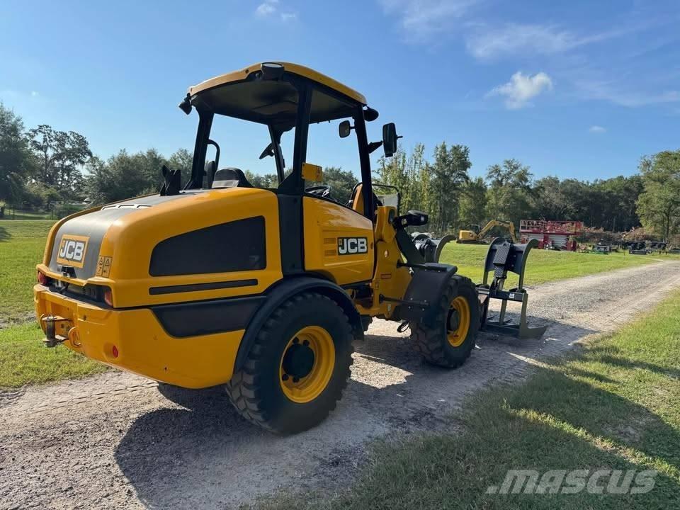 JCB 407 Фронтальні навантажувачі