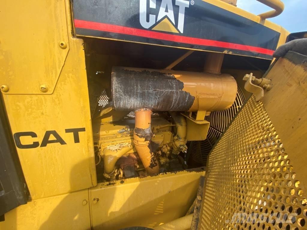 CAT D6R Гусеничні бульдозери