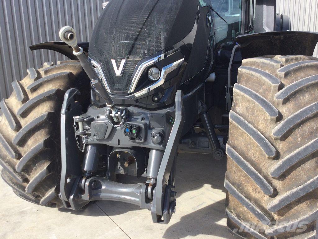 Valtra Q265 Трактори