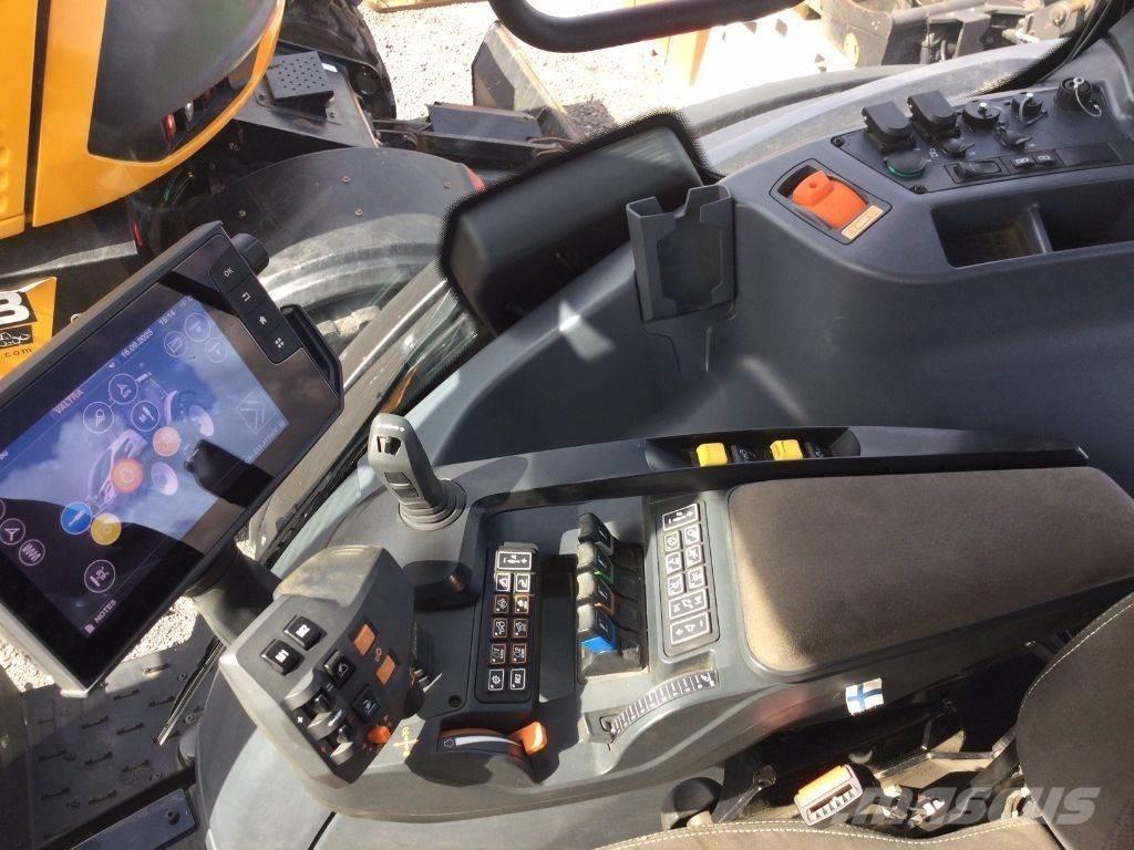 Valtra Q265 Трактори