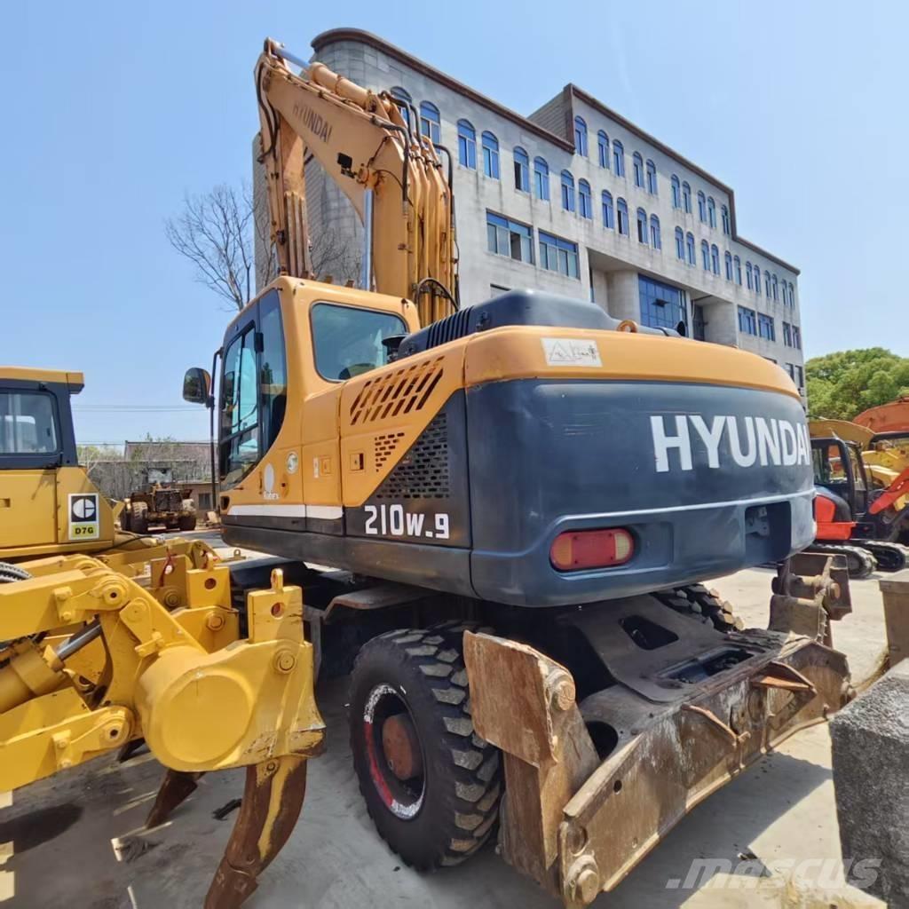 Hyundai R210W-9 Колісні екскаватори