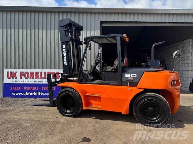 Doosan D 90 S-5 Дизельні навантажувачі