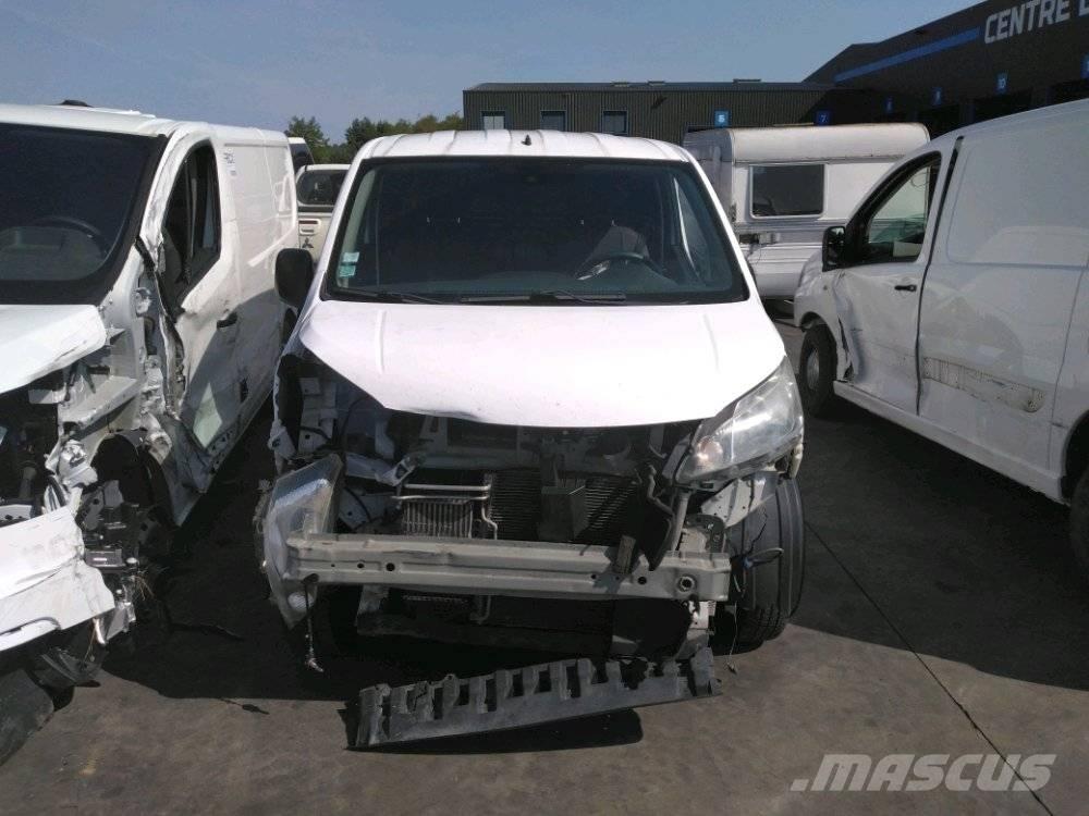 Nissan NV 200 Панельні фургони