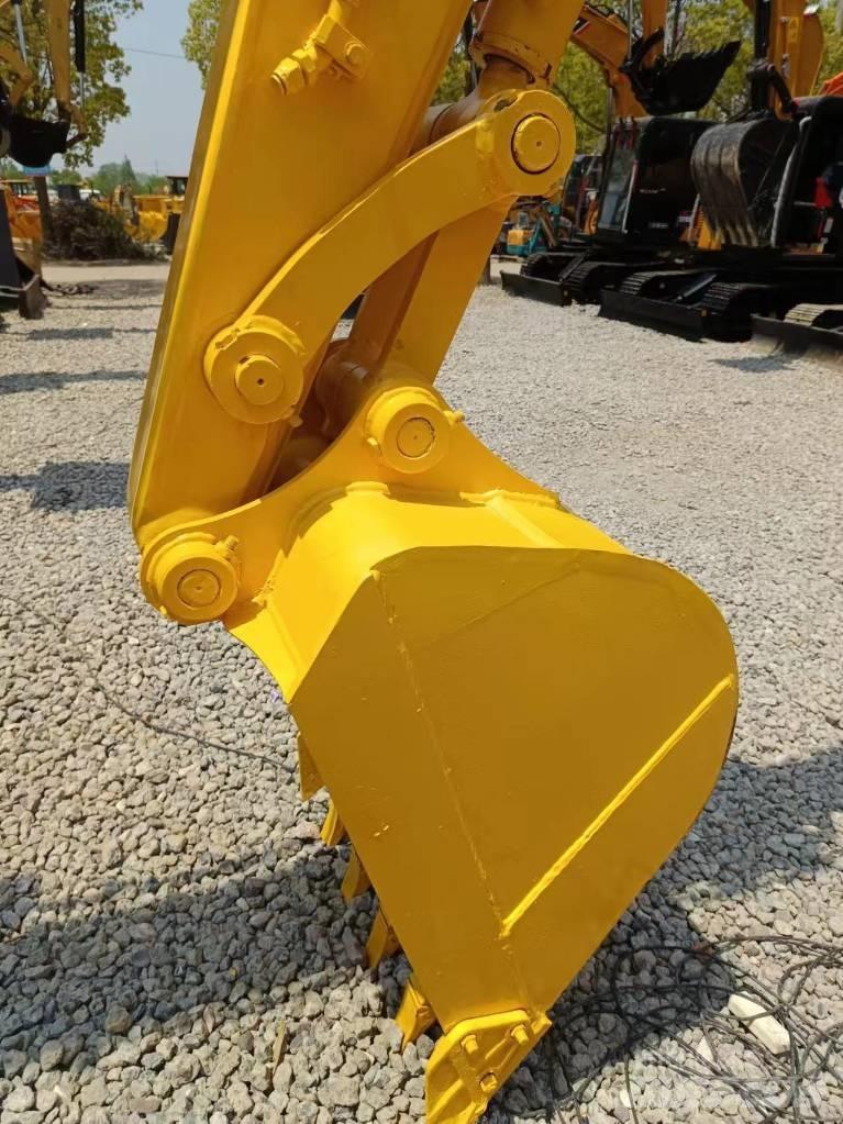 Komatsu PC 70 Середні екскаватори 7т. - 12т.