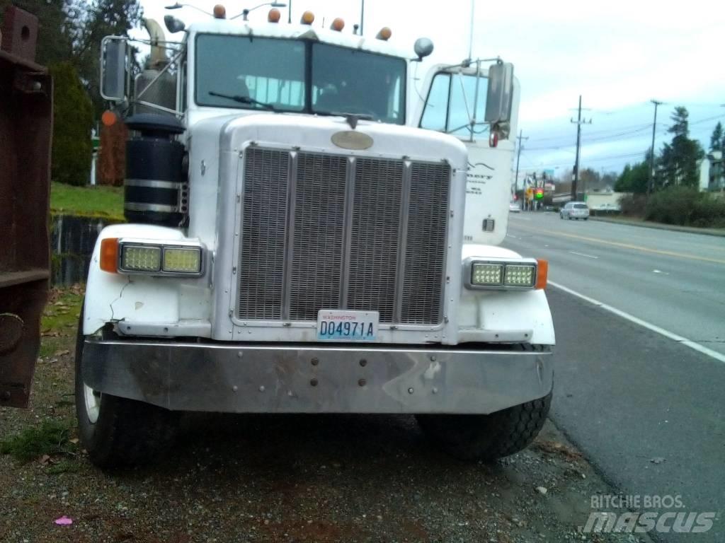 Peterbilt 377 Тягачі