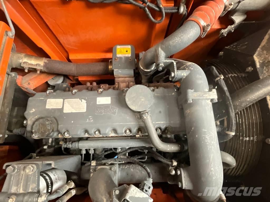 Doosan DX 235 LCR Гусеничні екскаватори