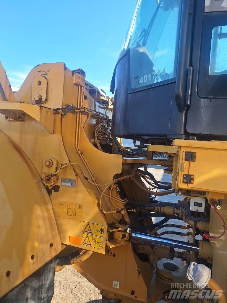 CAT 966 MXE Фронтальні навантажувачі