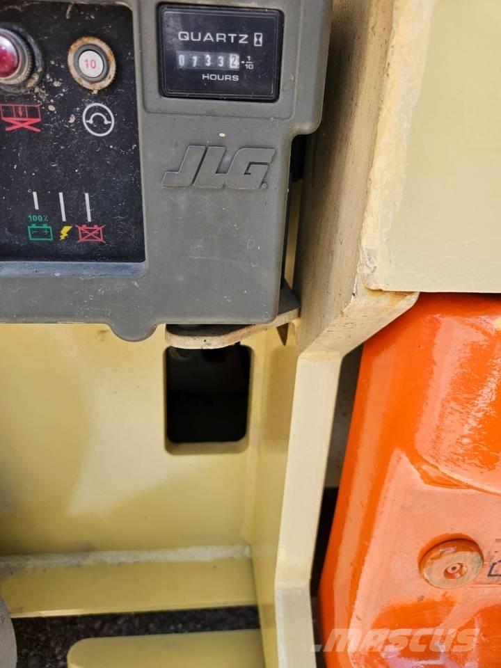 JLG 2630 ES Підйомники-ножиці