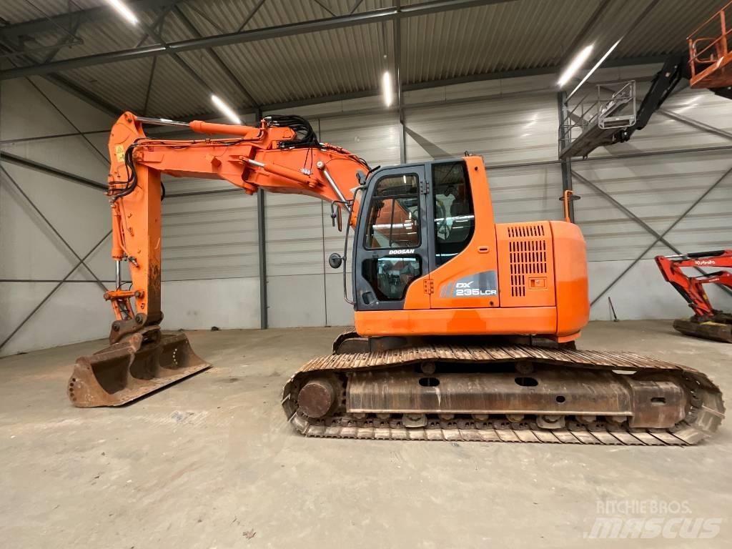 Doosan DX 235 LCR Гусеничні екскаватори