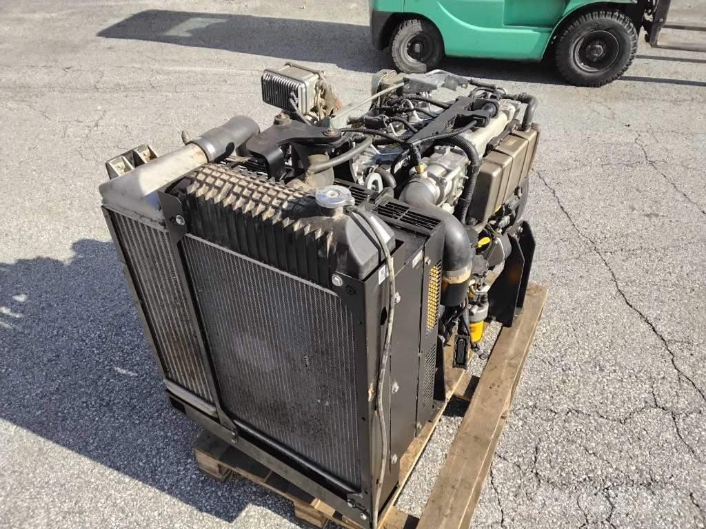 JCB 444TA4i-81 Двигуни