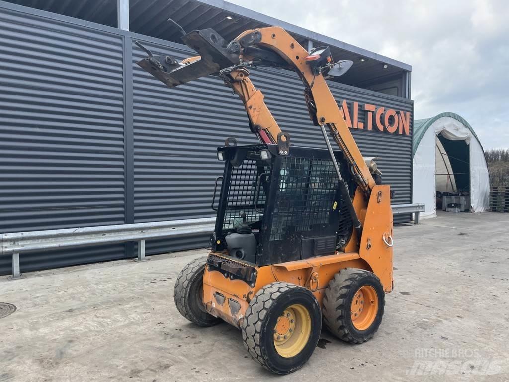 CAT 226B Трельовочні трактора