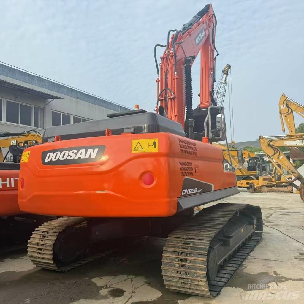 Doosan DX225LC-9C Середні екскаватори 7т. - 12т.