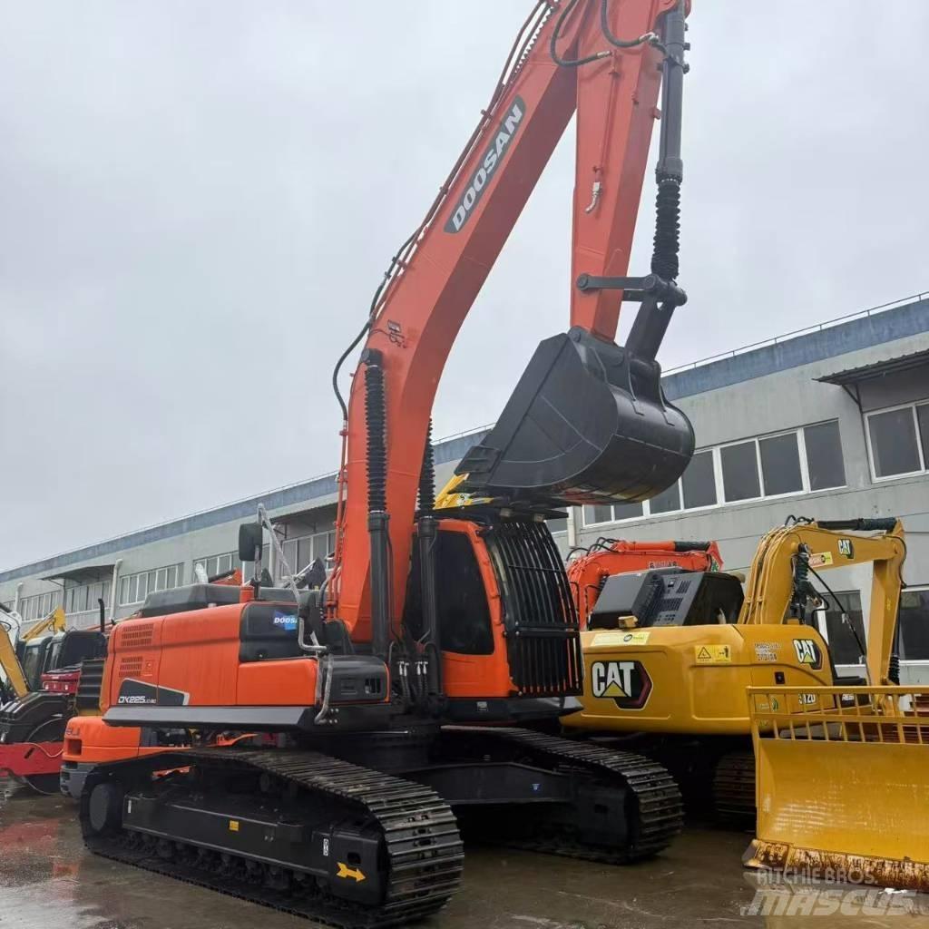 Doosan DX225LC-9C Середні екскаватори 7т. - 12т.