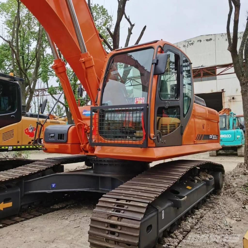 Doosan DX 300 LC Гусеничні екскаватори