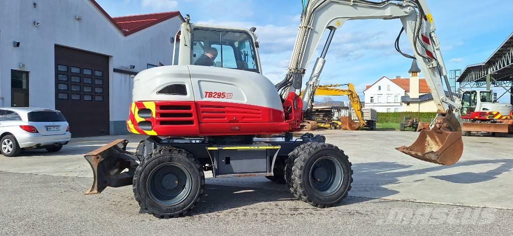 Takeuchi TB 295 W Колісні екскаватори
