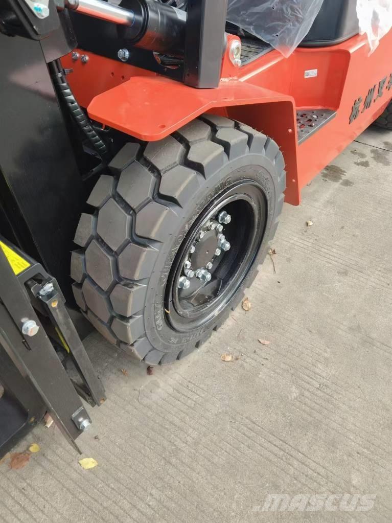 Hangcha CPCD 35 Дизельні навантажувачі