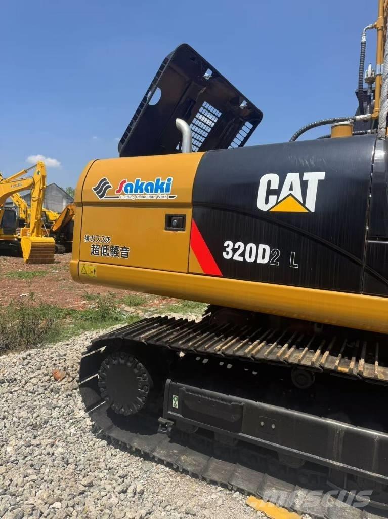 CAT 320D2 Гусеничні екскаватори