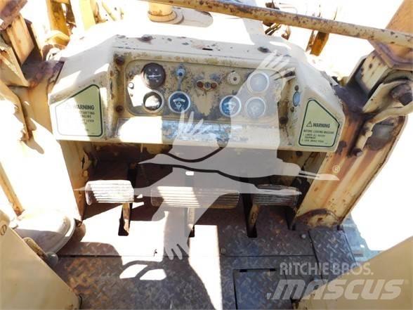 CAT 941B Гусеничні вантажники