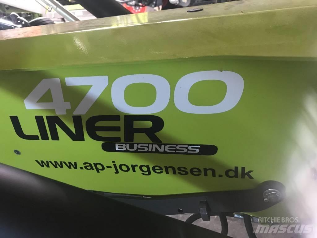 CLAAS Liner 4700 Граблі і сінозворушувачі