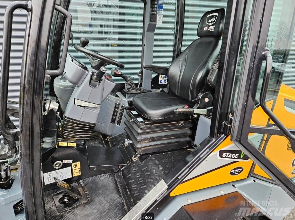 GiANT g3500 x-tra Малі навантажувачі