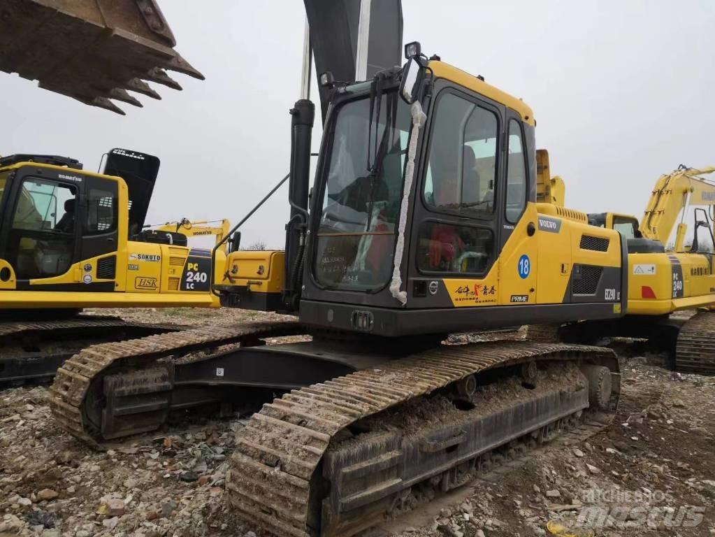 Volvo EC 290 B LC Гусеничні екскаватори