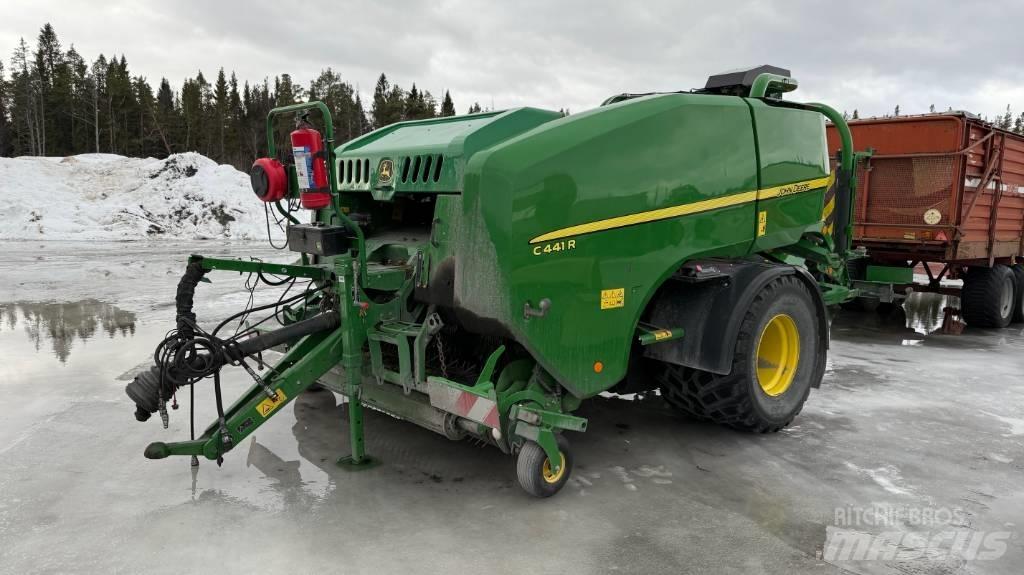 John Deere C 441 R Рулонні прес-підбирачі