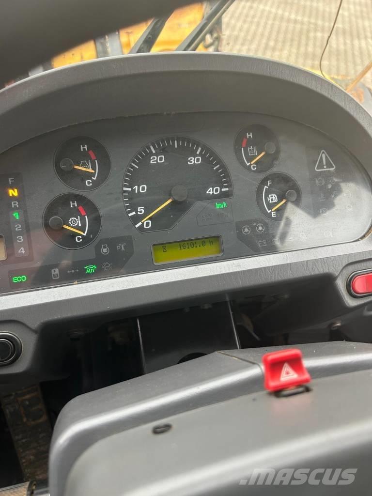 Komatsu WA 470-6 Фронтальні навантажувачі