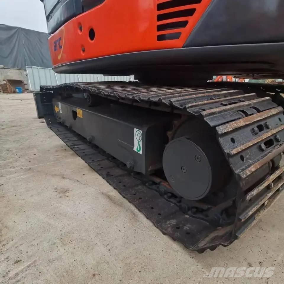 Hitachi ZX60U Міні-екскаватори < 7т