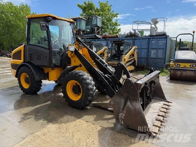 JCB 406 Фронтальні навантажувачі