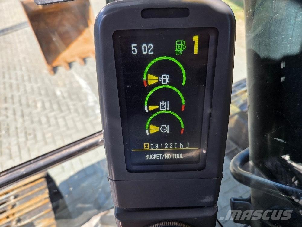 CAT 323DL Гусеничні екскаватори