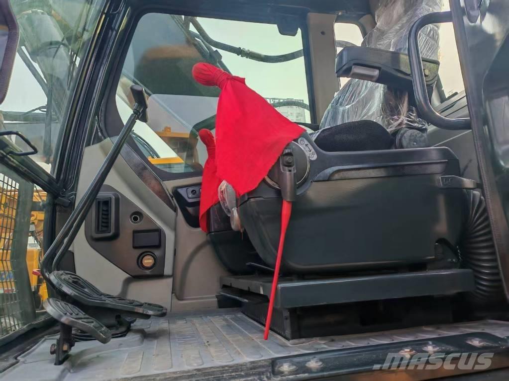 Hyundai HX220HD Гусеничні екскаватори