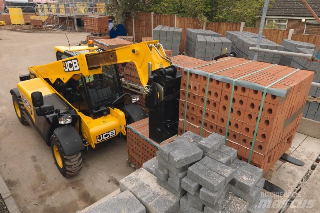 JCB 525-60 Телескопічні навантажувачі