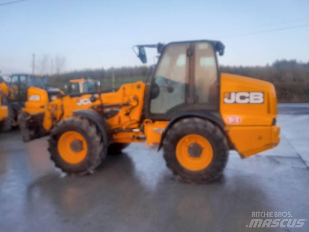 JCB TM 320 Телескопічний навантажувач
