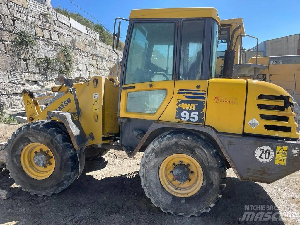 Komatsu WA95-3 Фронтальні навантажувачі