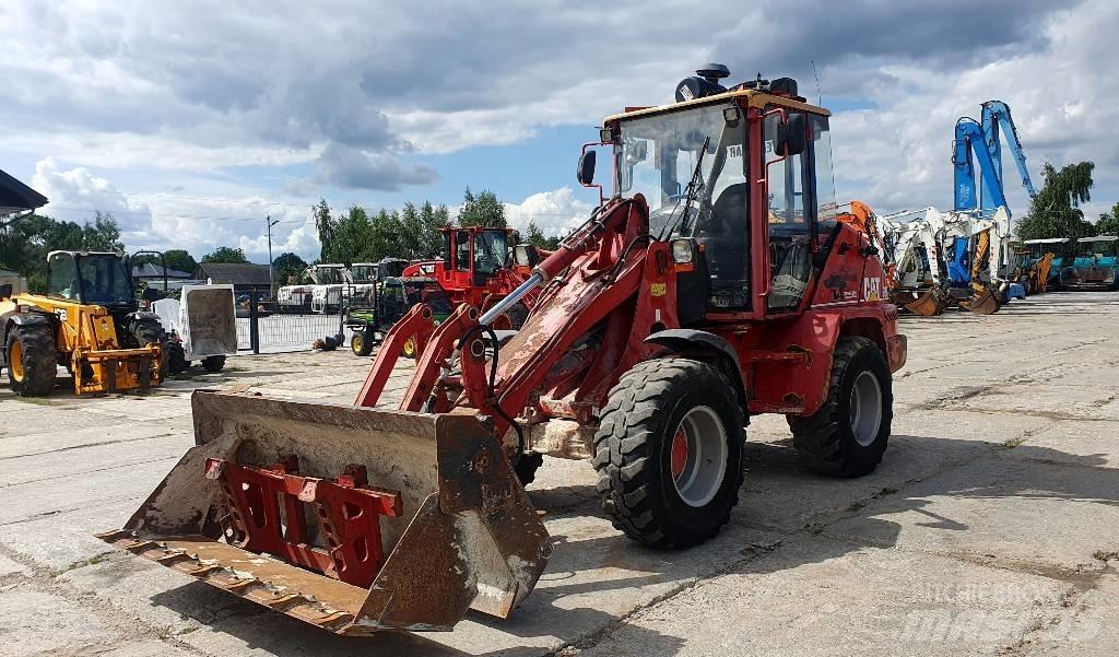 CAT 908 Фронтальні навантажувачі