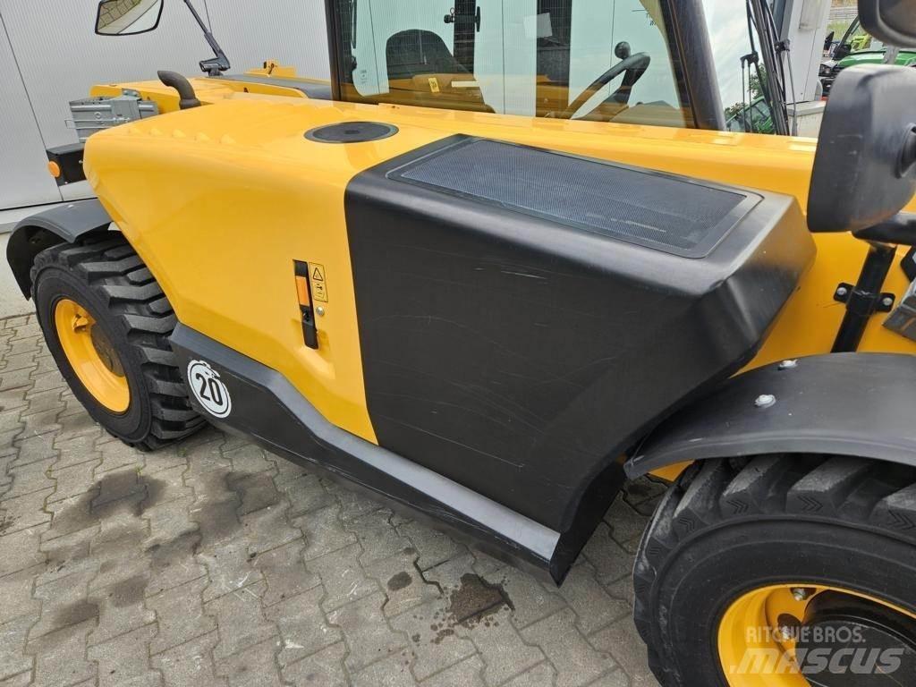 JCB 525-60 Телескопічні навантажувачі