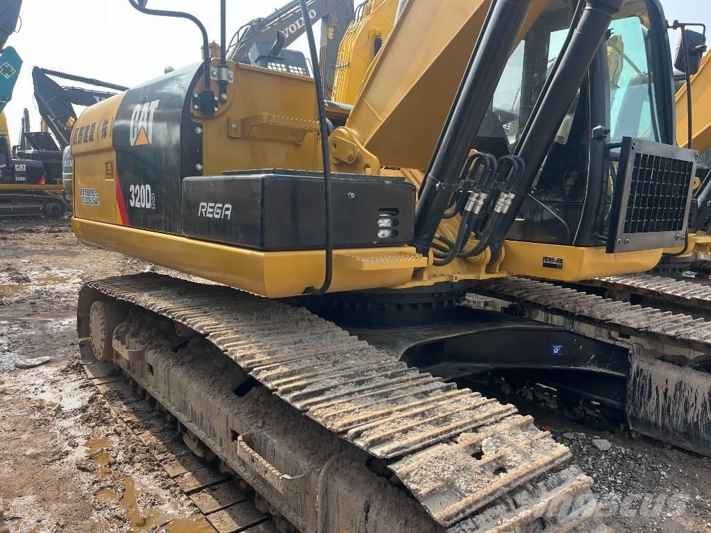 CAT 320 D Гусеничні екскаватори