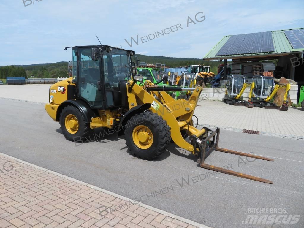 CAT 906M Фронтальні навантажувачі