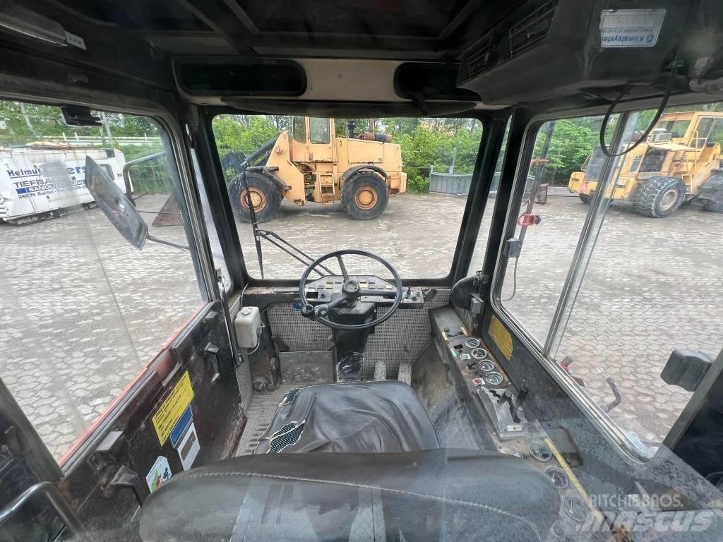 Bollnäs BT25T Термінальні трактори