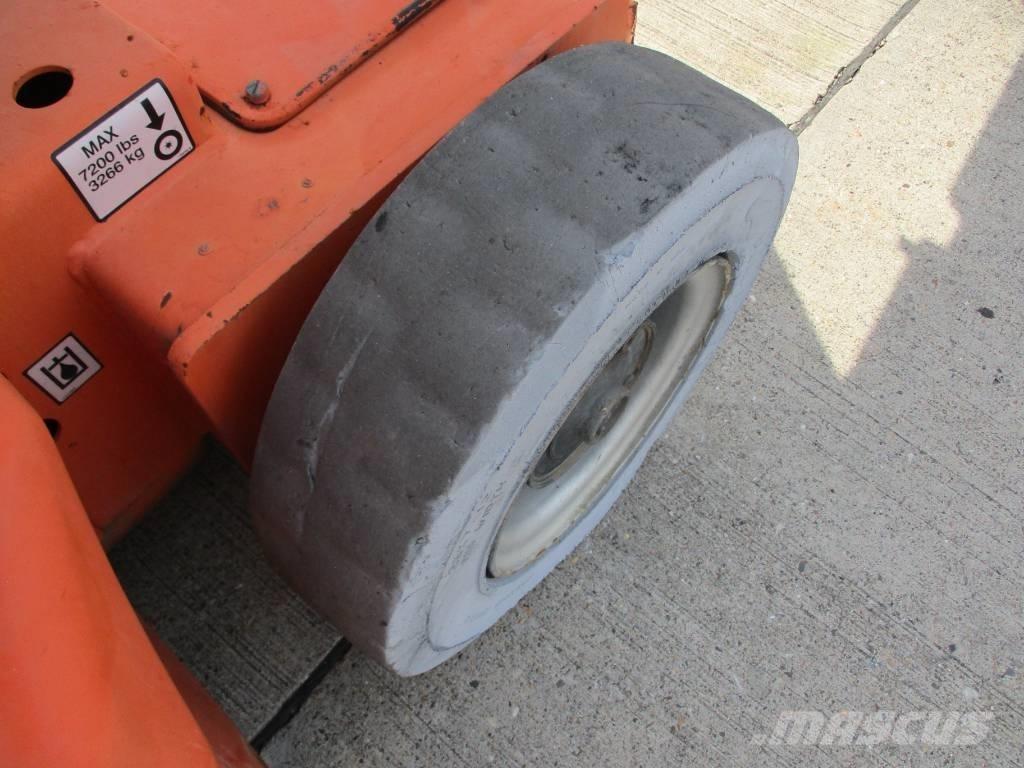 JLG E 400 AJPN (745) Компактні самохідні стрілові підйомники