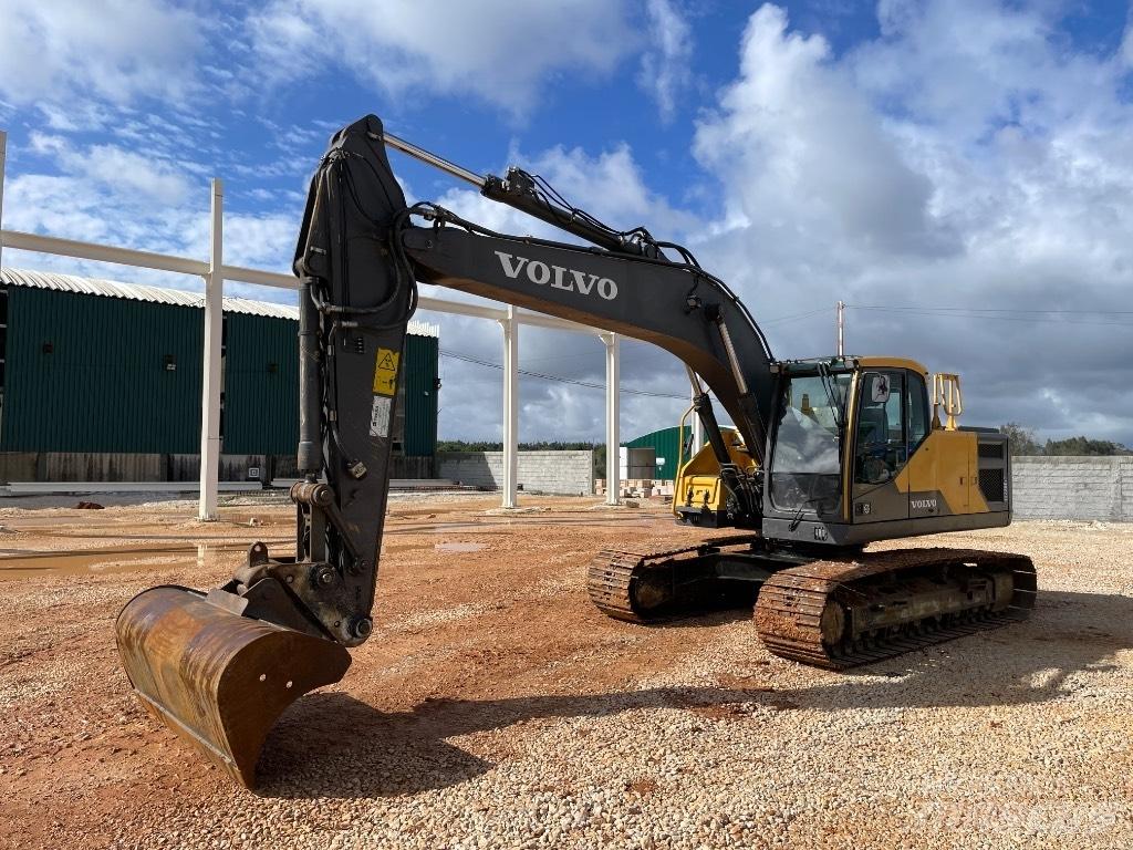 Volvo EC 220 E Гусеничні екскаватори