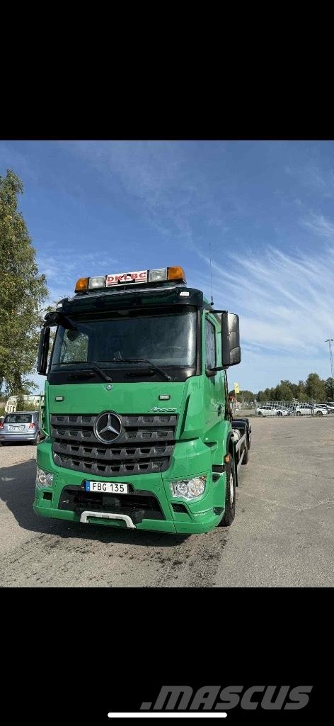Mercedes-Benz Actros Вантажівки з гаковим підйомом