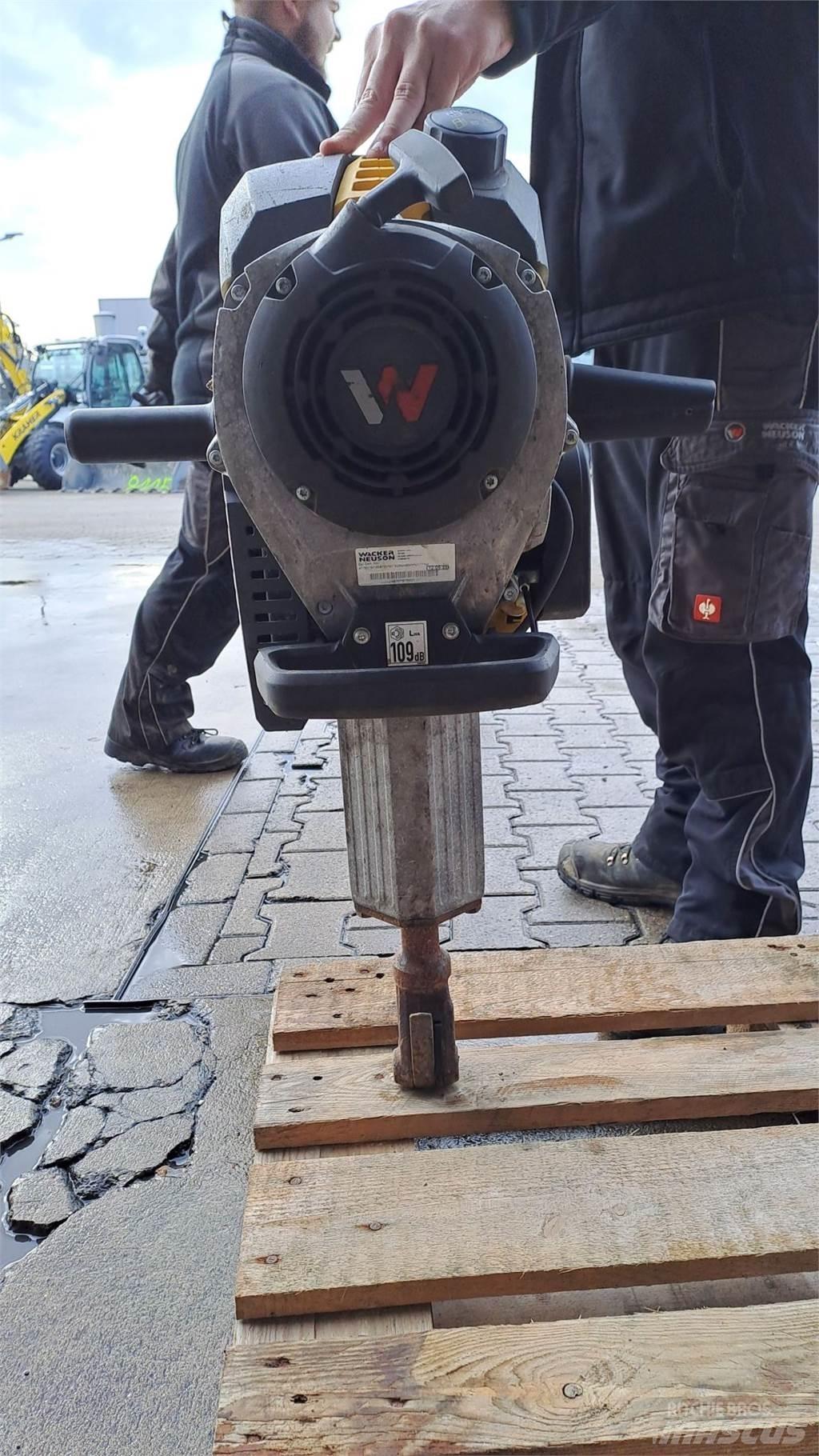 Wacker Neuson BH55 Трамбувальники