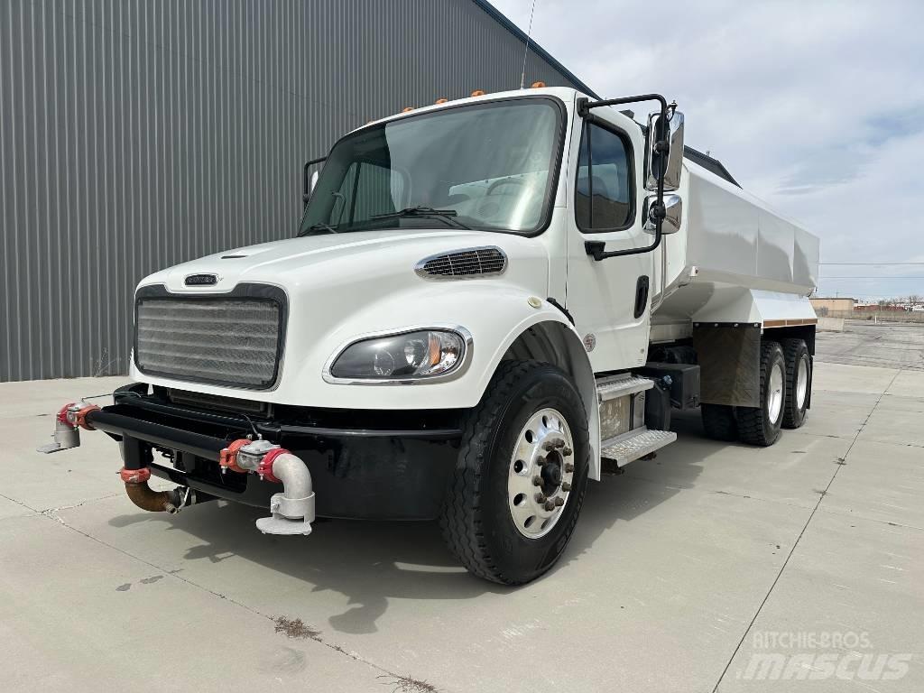 Freightliner M2 Поливальні машини