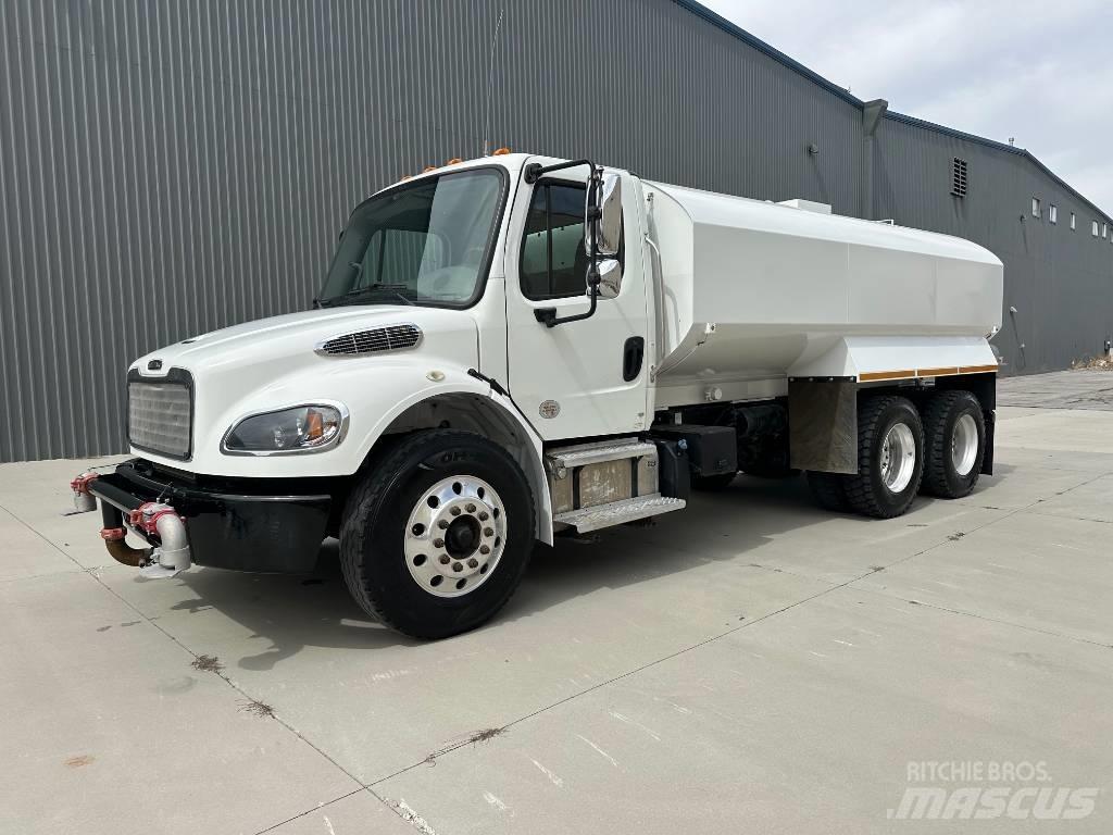 Freightliner M2 Поливальні машини