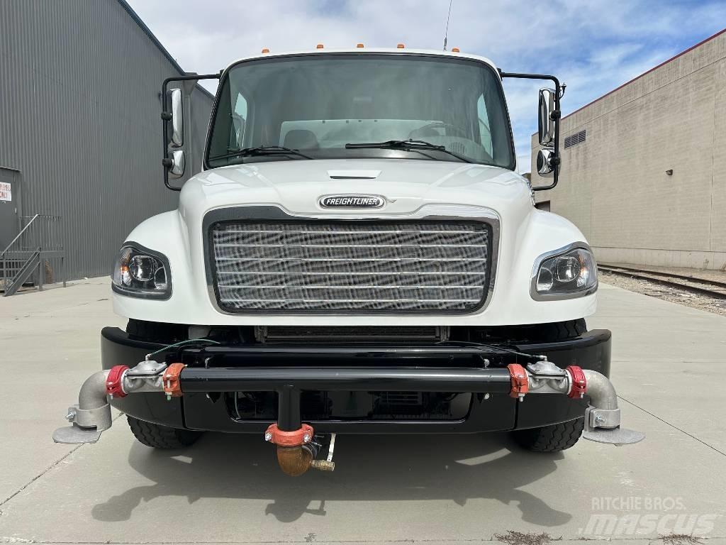 Freightliner M2 Поливальні машини