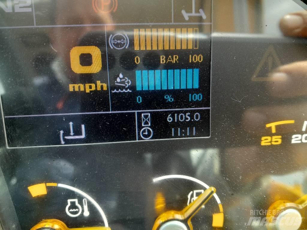 JCB 560-80 WM Телескопічні фронтальні навантажувачі