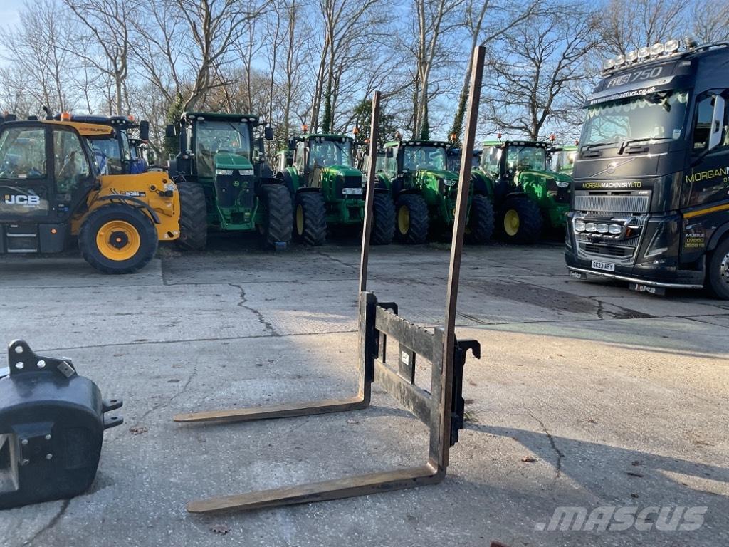 Merlo Fixed forks Вили
