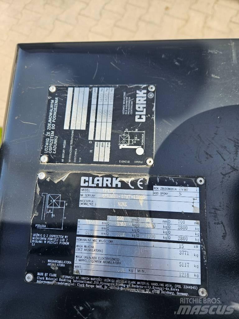 Clark EPX32i Електронавантажувачі